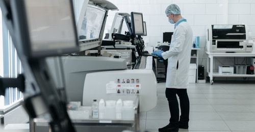 A lab tech in a lab