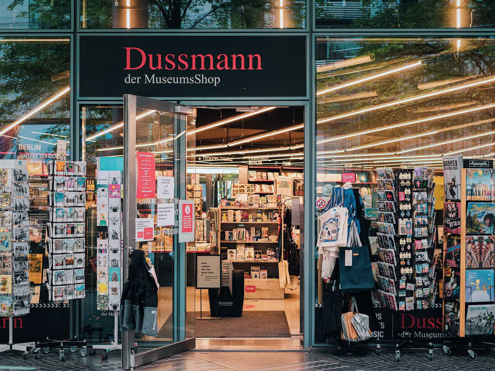 Dussmann Museumsshop im Sony Center 2